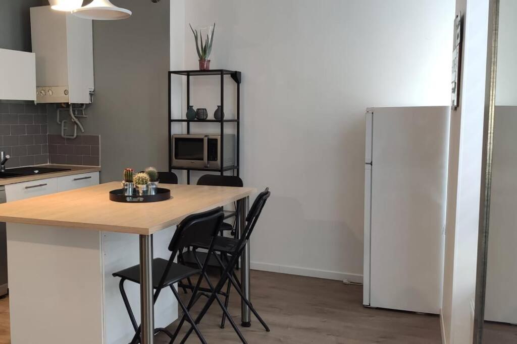 Logement 5 Personnes Proche Cv Et Parking Prive Apartment แซงต์-เอเตียน ภายนอก รูปภาพ